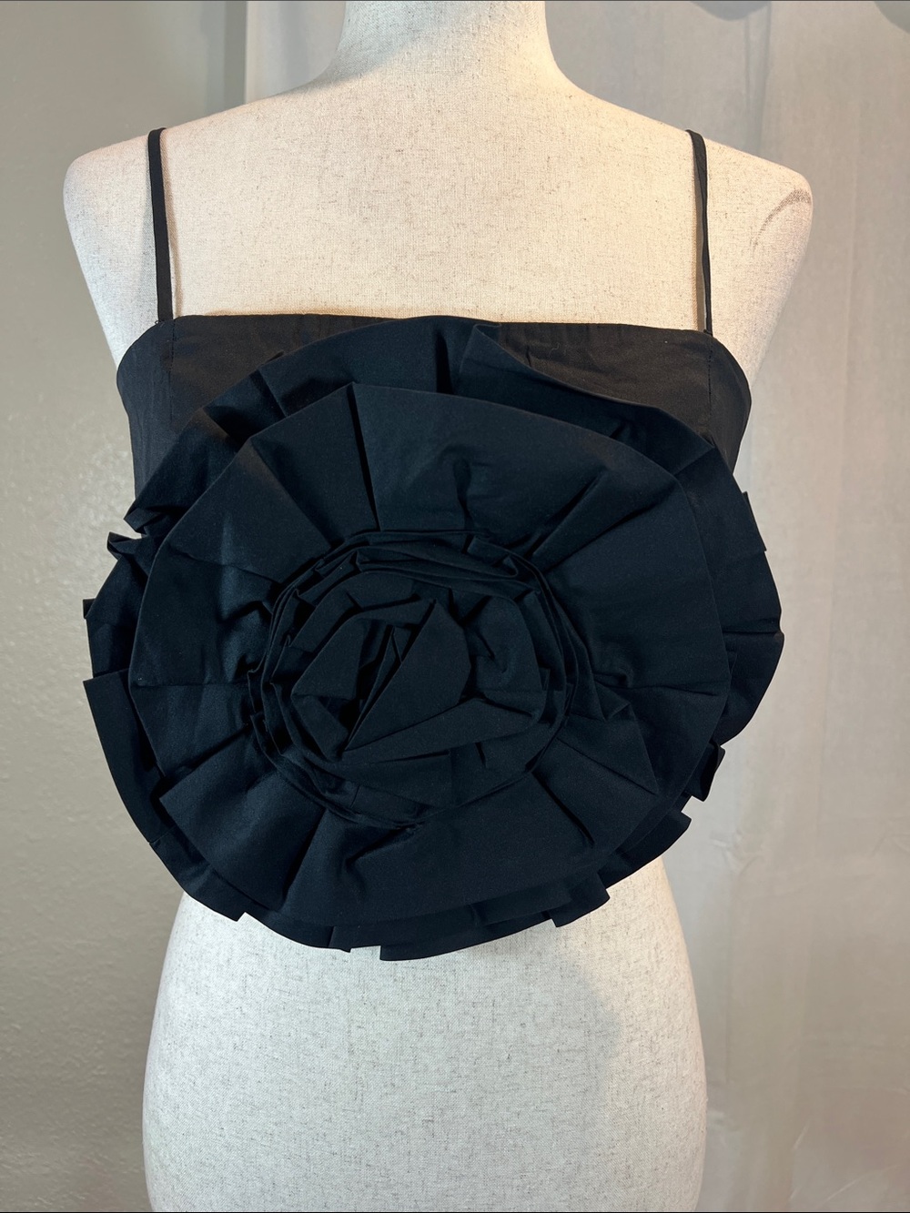Hyacinth House Black Rosie Top / Floral Applique Crop Top. Size S. NWOT